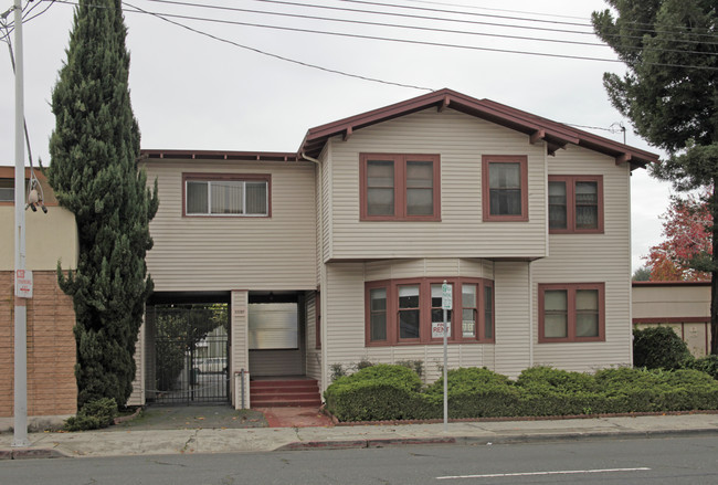 Spradlin House in Hayward, CA - Building Photo - Building Photo