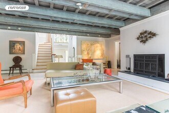 311 Meadows W in Bridgehampton, NY - Building Photo - Building Photo