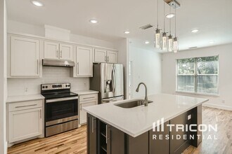 3018 Canada Dr in Dallas, TX - Building Photo - Building Photo