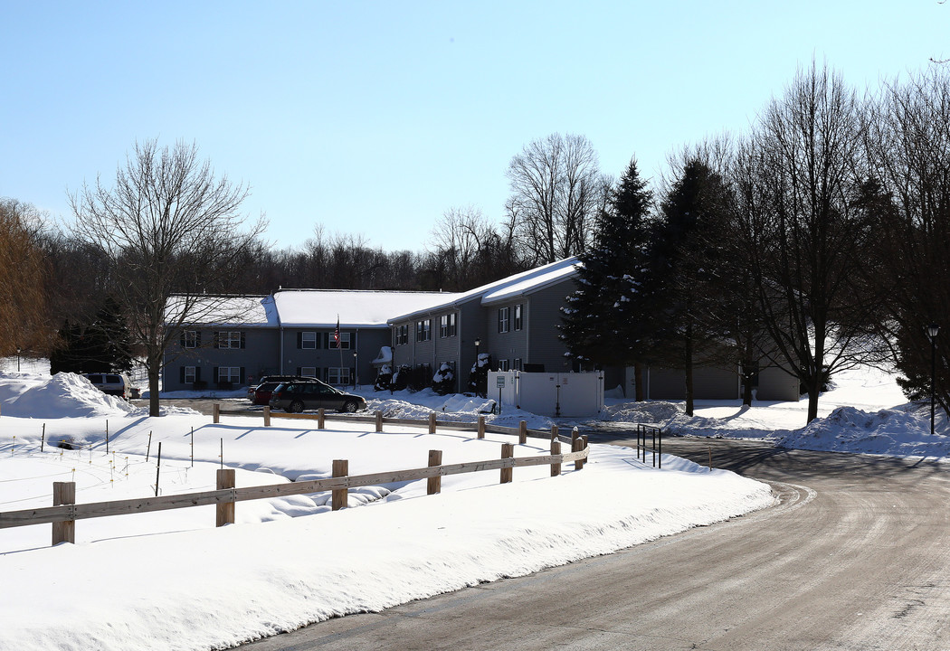 Chatham Manor in Chatham, NY - Building Photo