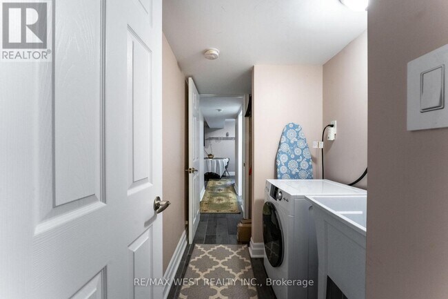 180 Holborne Ave in Toronto, ON - Building Photo - Building Photo