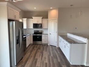 7030 Serpentine Dr in Lincoln, NE - Building Photo - Building Photo