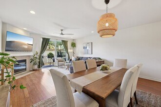 3990 Centre St, Unit 104-A in San Diego, CA - Foto de edificio - Building Photo