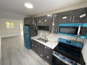 1920 NW 151st St in Opa Locka, FL - Building Photo - Building Photo