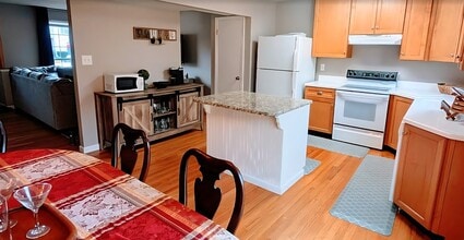 688 W Paddle Wheel Ct in Millersville, MD - Building Photo - Building Photo