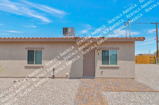 property at 820 E 35th St