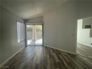 6716 Silver Spoon Dr in Las Vegas, NV - Building Photo - Building Photo