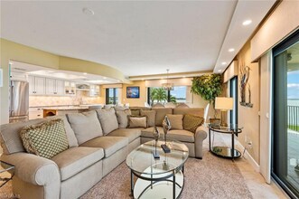 1100 S Collier Blvd in Marco Island, FL - Building Photo - Building Photo