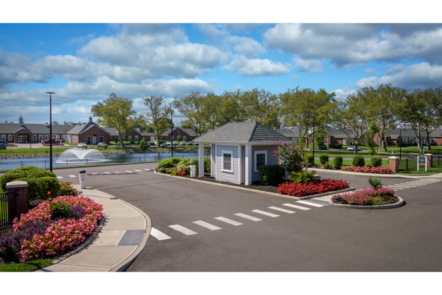 Fairfield Townhomes at Islip in Central Islip, NY - Foto de edificio - Building Photo