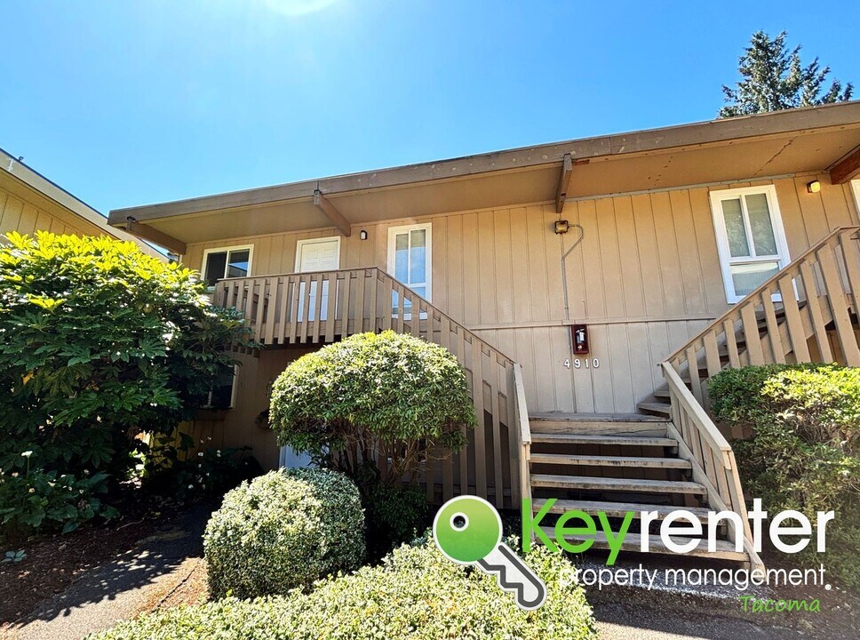 4910 110th Ave Ct E in Edgewood, WA - Building Photo