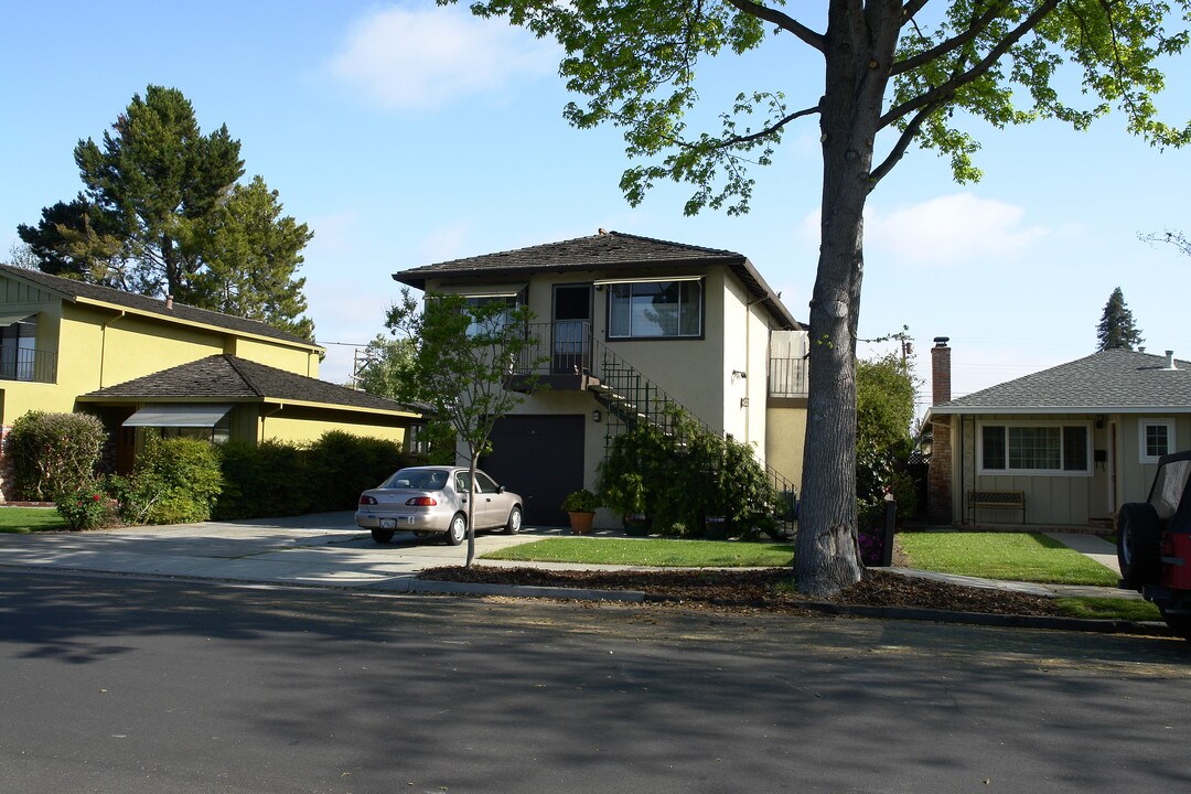 173 Wheeler Ave in Redwood City, CA - Foto de edificio