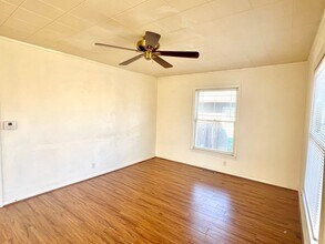 8421 N Fiske Ave in Portland, OR - Building Photo - Building Photo