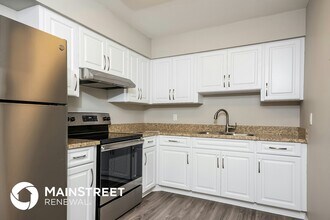 744 Pineland Ave in Venice, FL - Building Photo - Building Photo