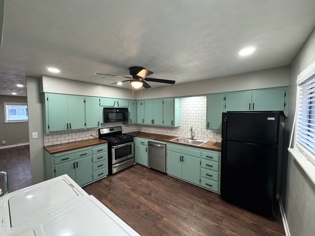 property at 908 S Crutcher Ave