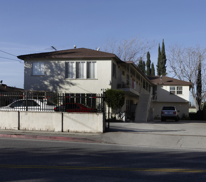 6247 Fulton Ave in Van Nuys, CA - Building Photo