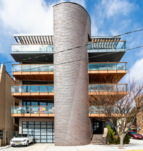 215 Manhattan Ave in Union City, NJ - Building Photo - Building Photo