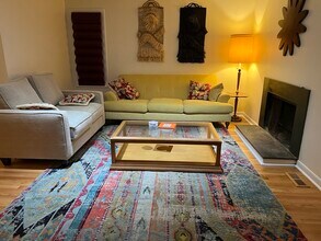 208 Ridge Trl in Chapel Hill, NC - Building Photo - Building Photo