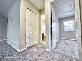 7211 Montana Ave in Kansas City, KS - Building Photo