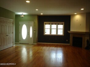 18 Stuyvesant Rd in Brick, NJ - Building Photo - Building Photo