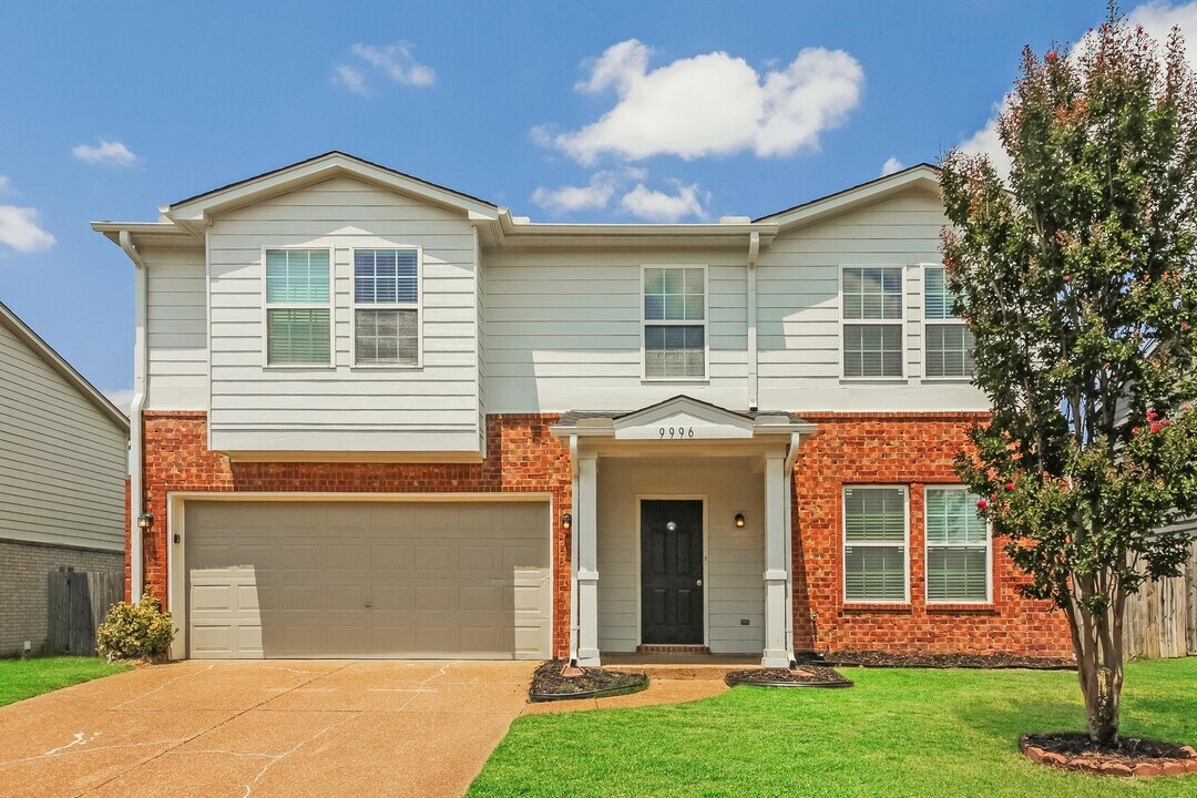 9996 Chariden Dr in Cordova, TN - Building Photo