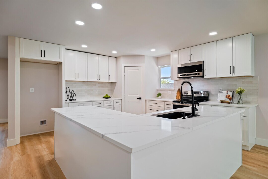 8500 Gibbs Dr in White Settlement, TX - Building Photo