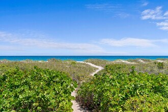 1554 N Ocean Way in Palm Beach, FL - Building Photo - Building Photo
