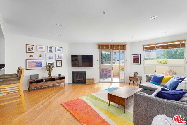 245 Main St-Unit -109 in Los Angeles, CA - Foto de edificio