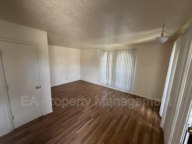 12200 Candelaria Rd NE in Albuquerque, NM - Building Photo - Building Photo