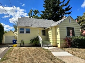 5527 NE 37th Ave in Portland, OR - Building Photo - Building Photo
