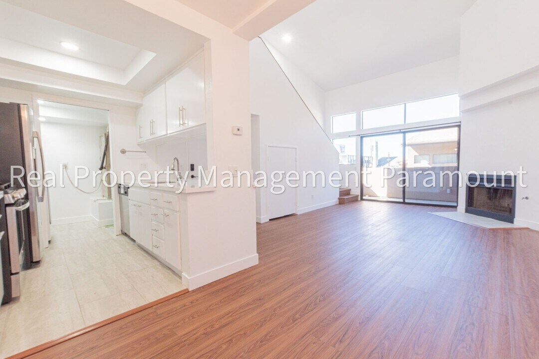 6665 Franklin Ave in Los Angeles, CA - Building Photo