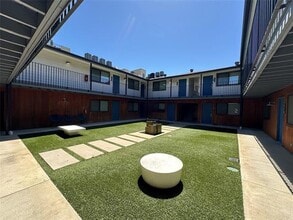 4526 Munger Ave in Dallas, TX - Building Photo - Building Photo