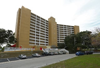 Barbee Towers in Clearwater, FL - Building Photo - Building Photo