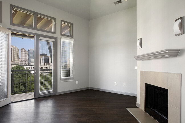 Elle West Ave in Austin, TX - Foto de edificio - Building Photo
