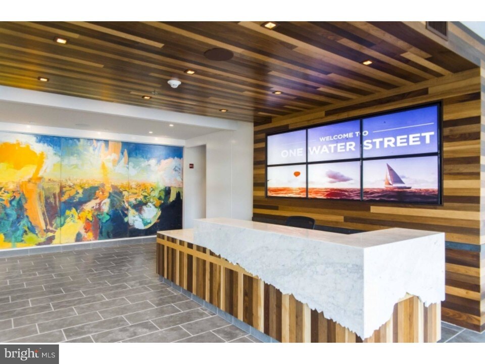 230 N Christopher Columbus Blvd-Unit -903 in Philadelphia, PA - Building Photo