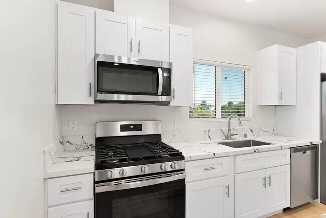 5141 Ewing St in San Diego, CA - Building Photo - Building Photo