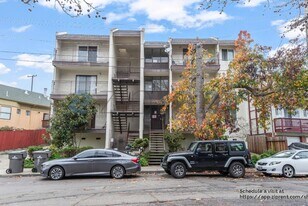 321 Athol Ave in Oakland, CA - Building Photo