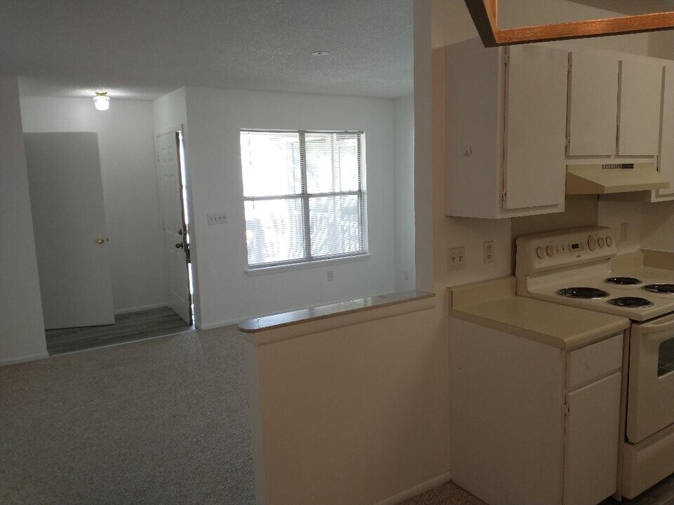 1600 Big Tree Rd, Unit I8 in South Daytona, FL - Building Photo