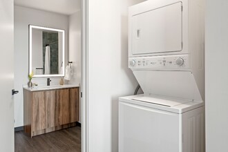 191 N Ashland Ave in Chicago, IL - Foto de edificio - Building Photo