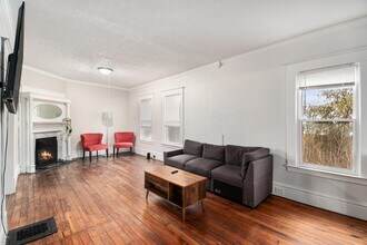 3274 Briggs Blvd NE in Grand Rapids, MI - Building Photo - Building Photo