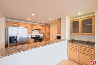 10535 Wilshire Blvd in Los Angeles, CA - Building Photo - Building Photo