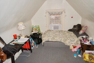 2346 Stratford Ave in Cincinnati, OH - Foto de edificio - Building Photo