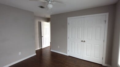 931-933 Meadowlark Cir in Granbury, TX - Building Photo - Building Photo