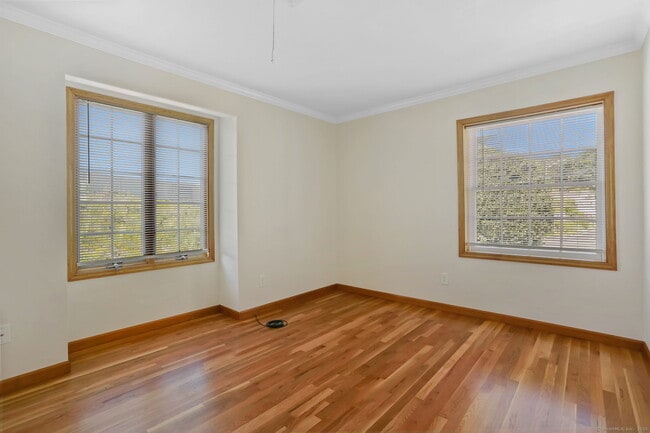 107 Saugatuck Ave in Westport, CT - Building Photo - Building Photo