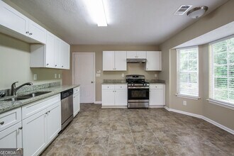 2295 Burdett Ridge Dr in College Park, GA - Building Photo - Building Photo