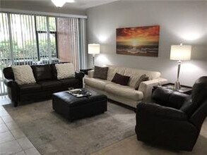 10032 Heather Ln-Unit -1201 in Naples, FL - Building Photo - Building Photo