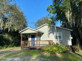 1907 Fletcher St in Melbourne, FL - Building Photo