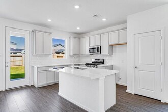 9735 Bixby Crk Dr in Cypress, TX - Building Photo - Building Photo