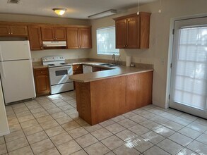 1207 Canal St, Unit 5 in Pascagoula, MS - Building Photo - Building Photo