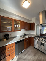 25 Lee St, Unit 25 Lee in Boston, MA - Building Photo