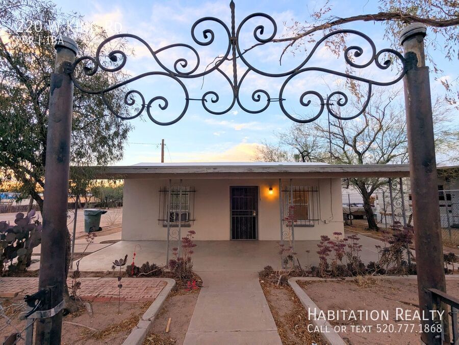 220 W King Rd in Tucson, AZ - Building Photo